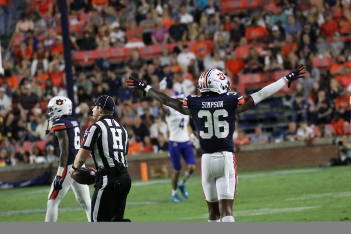 Jaylin Simpson breaks up a pass vs San Jose State.